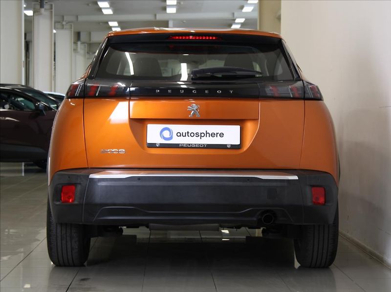 Peugeot 2008 1,2 PT 74kW 2.maj.ČR 52tkm. - fotka 4 z 22