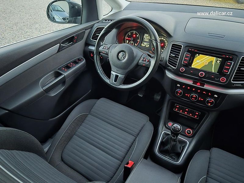 Volkswagen Sharan (2014) 2.0TDi 130KW Comfortline CUP - fotka 30 z 48