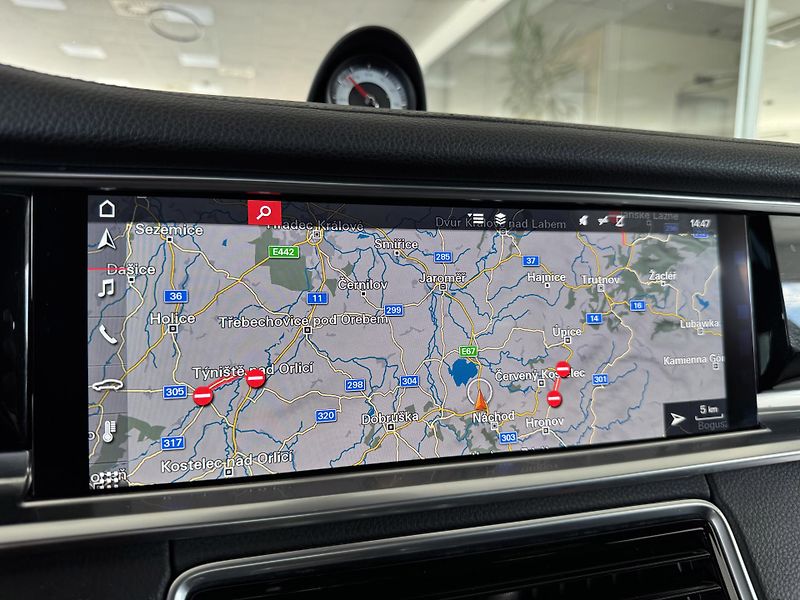 Porsche Panamera 4S 324kW*Chrono*REZERVACE! - fotka 20 z 39