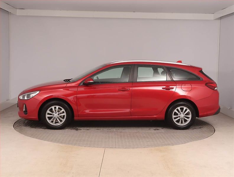 Hyundai i30 (2018) 1.4 T-GDI, Tempomat - fotka 3 z 16