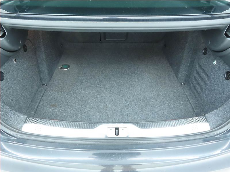 Škoda Superb (2011) Elegance 3.6 FSI V6, 4X4 - fotka 14 z 15