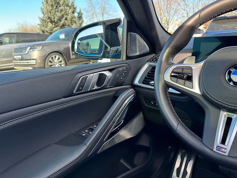 BMW X6 M60i xDrive TOP - fotka 27 z 31
