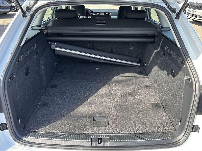 Škoda Superb (2023) Combi 2.0 TDI DSG Ambition - fotka 29 z 33