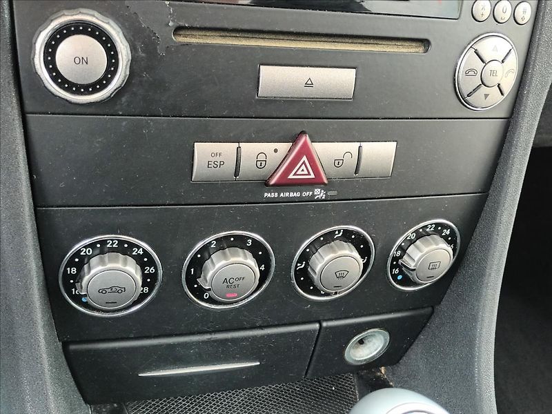 Mercedes-Benz SLK 1,8 200 KOMPRESSOR,120KW - fotka 26 z 33