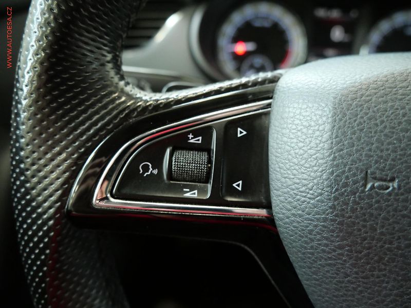Škoda Octavia (2018) 2.0TDI 4x4, Style, DSG, LED - fotka 16 z 22
