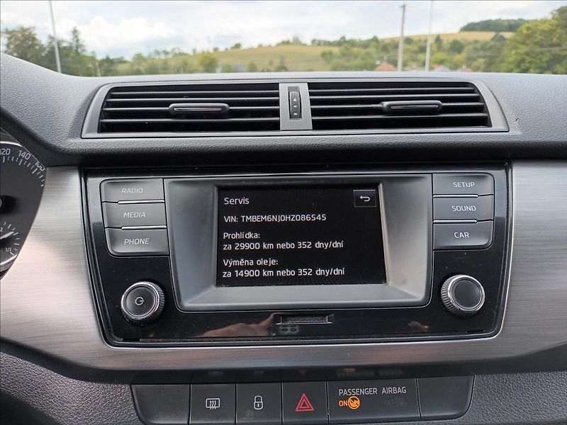 Škoda Fabia 1,2 TSI,66KW,TEMPOMAT,DIGIKLIM - fotka 30 z 35
