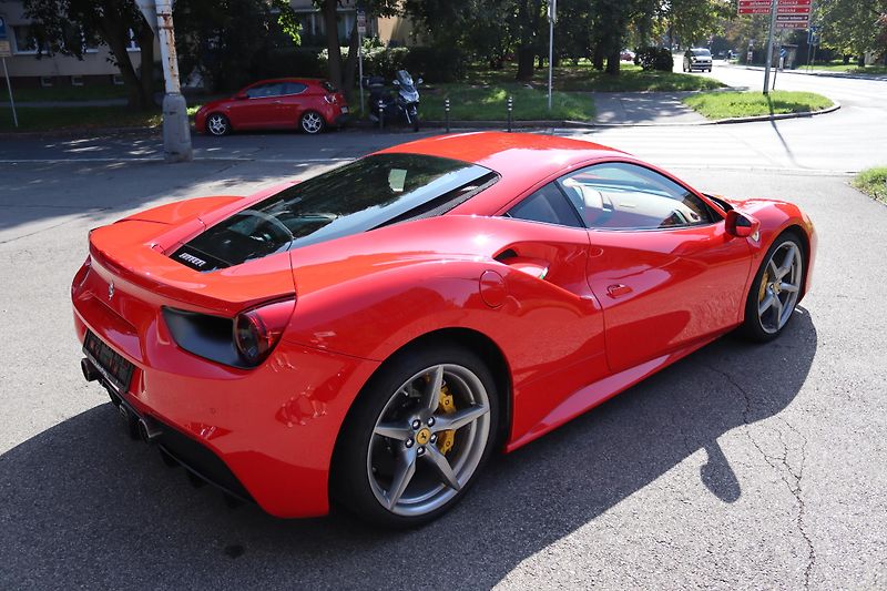 Ferrari 488 (2019) 488 GTB | 1. Majitel | ČR  - fotka 13 z 75