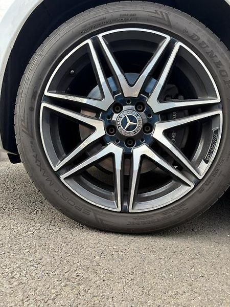 Mercedes-Benz Třídy V (2021) V 300 d 4MATIC AMG Line long - fotka 27 z 27