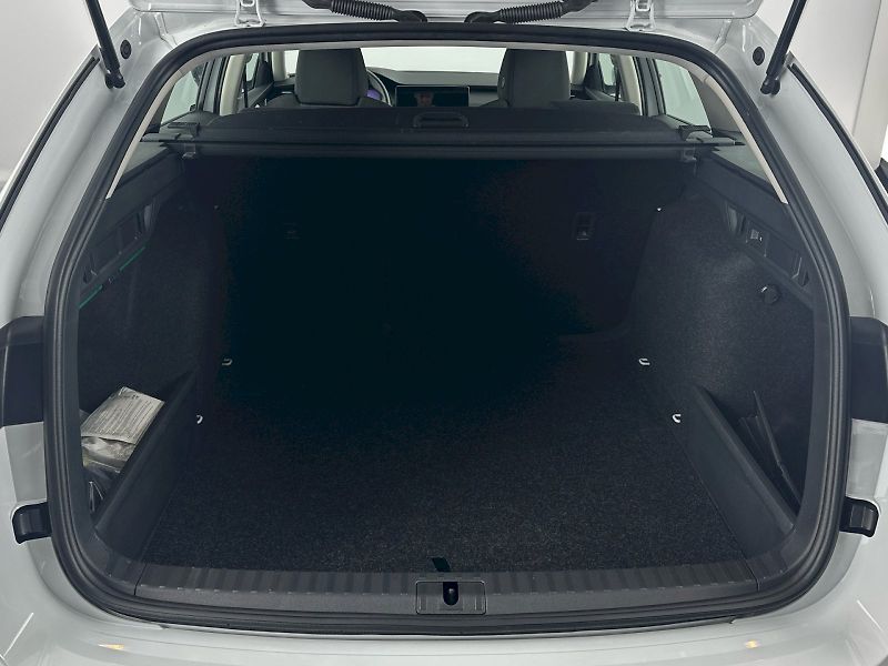 Škoda Octavia (2025) Combi 2.0TDI 85kW Essence Plus - fotka 24 z 27