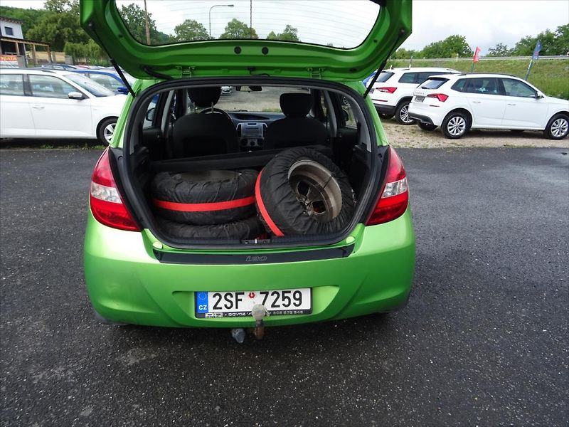 Hyundai i20 1,3 57 kW - fotka 9 z 29