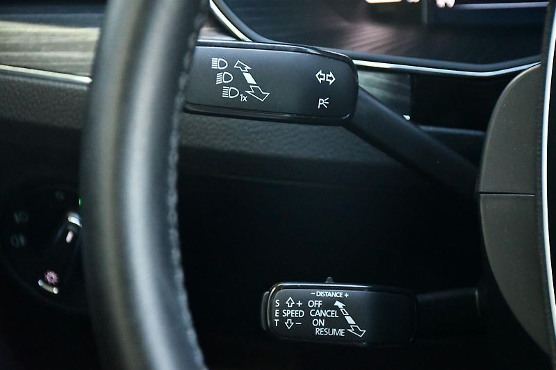 Škoda Superb 2.0TDi 147kW STYLE  NTOP TAŽNÉ - fotka 27 z 45