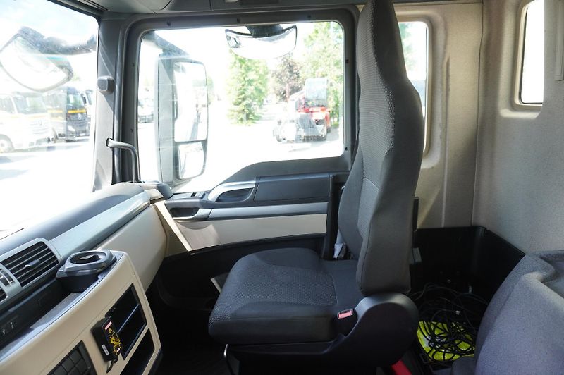 MAN TGS (2020) 26.420 6×4 / Fassi F215A.2.24 - fotka 20 z 24