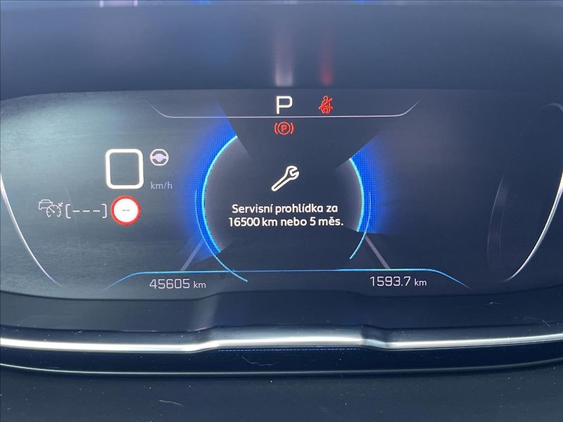 Peugeot 5008 1,2 PureTech  Allure Pack EAT8 - fotka 15 z 29