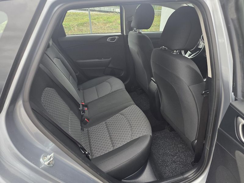 Kia Ceed (2023)  1.5T-GDi 118kW FRESH 1MAJITEL - fotka 10 z 21