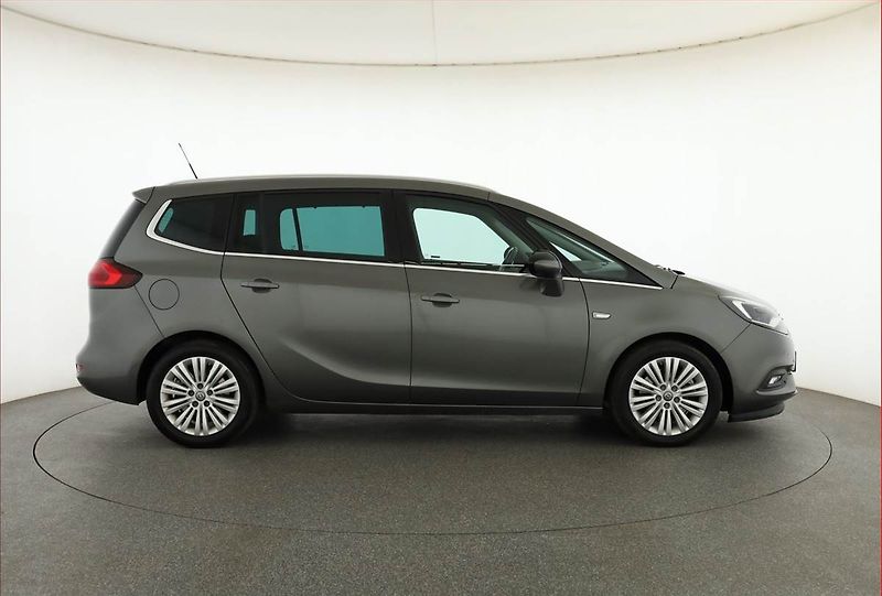 Opel Zafira (2018) 2.0 CDTI, 7 míst, ČR,1.maj - fotka 6 z 19