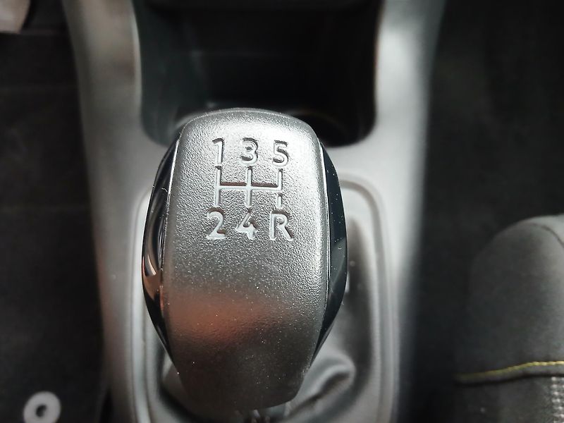 Citroën C3 1.2i ČR 1.MAJ. - fotka 23 z 34