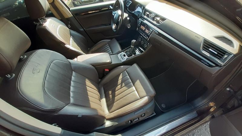 Škoda Superb 2.0 TSI Laurin&Klement DSG 4x4 - fotka 7 z 34