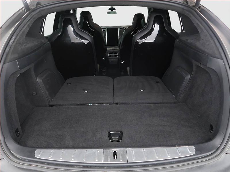 Tesla Model X (2016) P90D, SoH 89% - fotka 14 z 27
