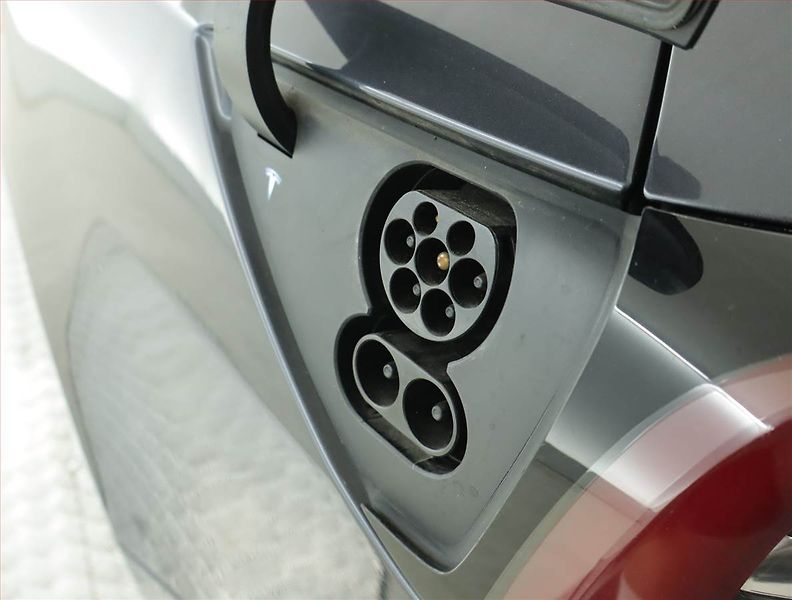 Tesla Model 3 (2019) Long Range 4WD 82kWh, SoH 86% - fotka 21 z 22