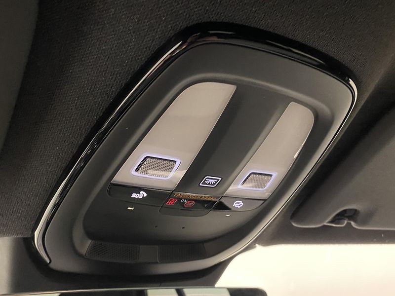 Volvo XC40 (2026) B3 AUT DARK PLUS - fotka 36 z 59