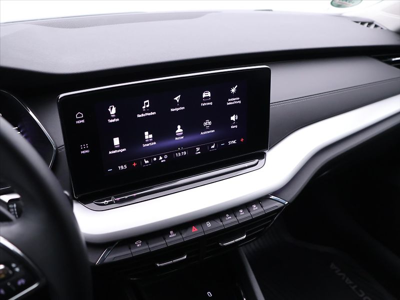 Škoda Octavia 2,0 TDI DSG Clever Matrix DPH - fotka 18 z 29