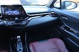 Toyota C-HR (2018) Selection 1.8 Hybrid, Automat - náhled 8