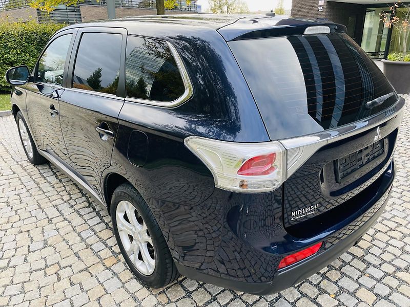 Mitsubishi Outlander 2.0i MANUÁL 1.MAJITEL TAŽNÉ - fotka 18 z 44