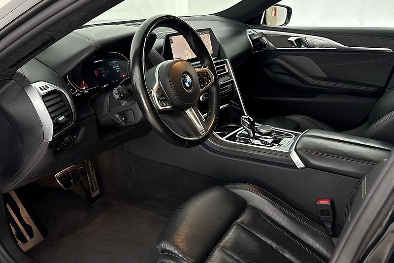 BMW Řada 8 M850i xDrive - fotka 6 z 25