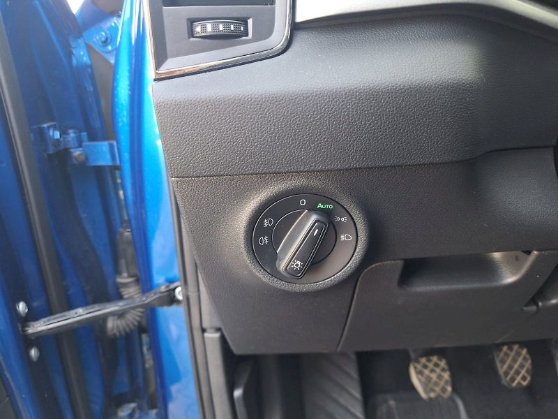 Škoda Karoq (2022) 1.5 TSI / 110 kW / 6MP / AMBIT - fotka 14 z 34