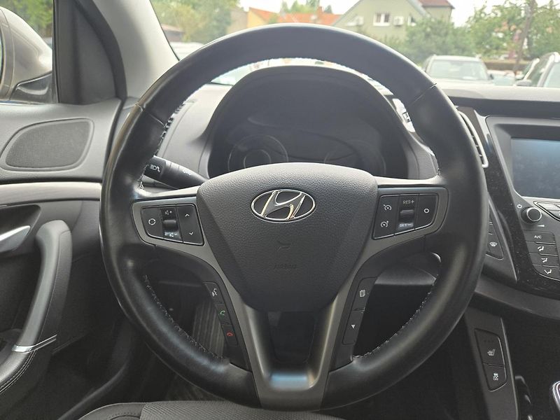 Hyundai i40 (2019) 1.6-DPH-NOVÝ MODEL-NAVI-KAMERA - fotka 11 z 15