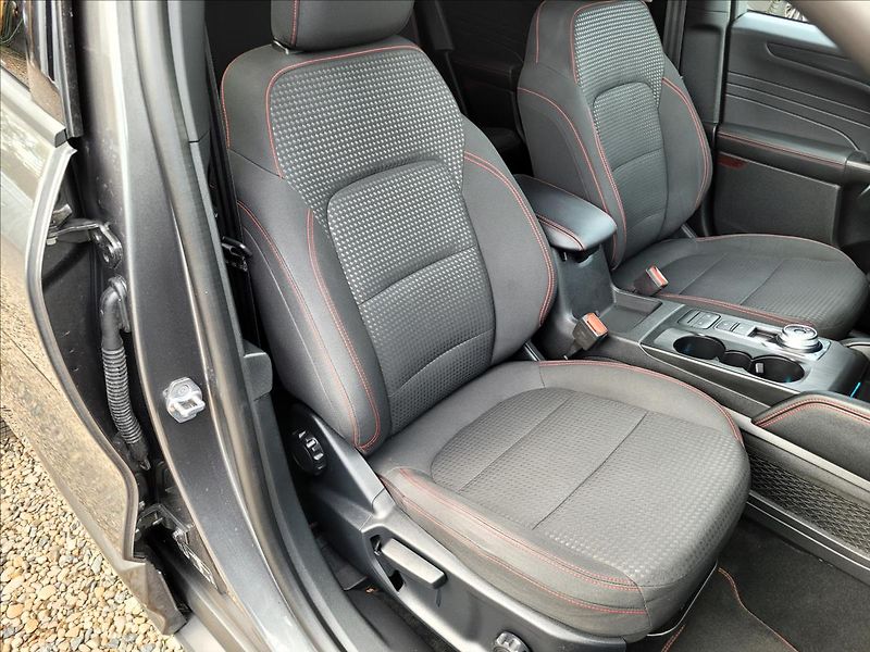Ford Kuga 2,5 Rezervace! HEV,140kw,ST-li - fotka 11 z 50