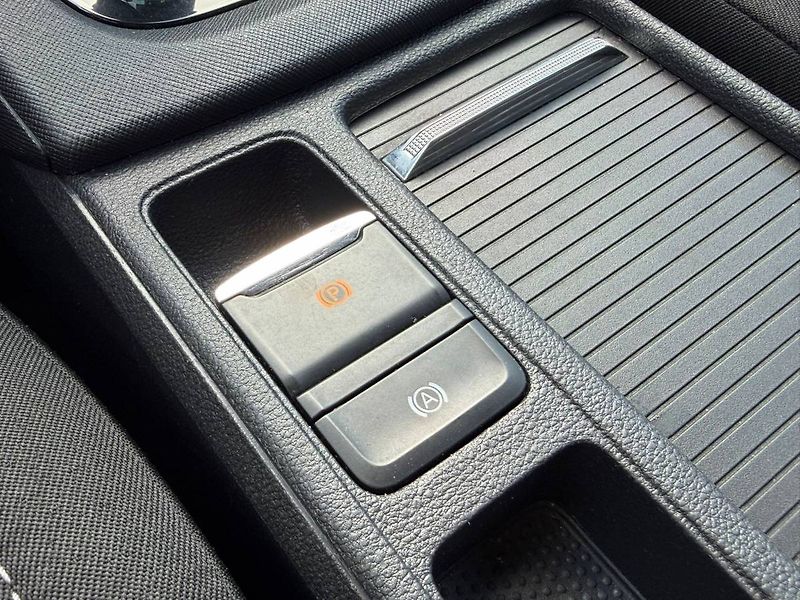 Škoda Octavia combi Ambition 2,0 TDI 85 kW 6 - fotka 27 z 32
