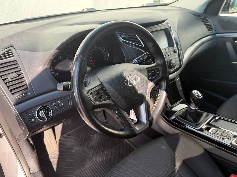Hyundai i40 (2017) 1.7 CRDi 104 kW Premium - fotka 8 z 22