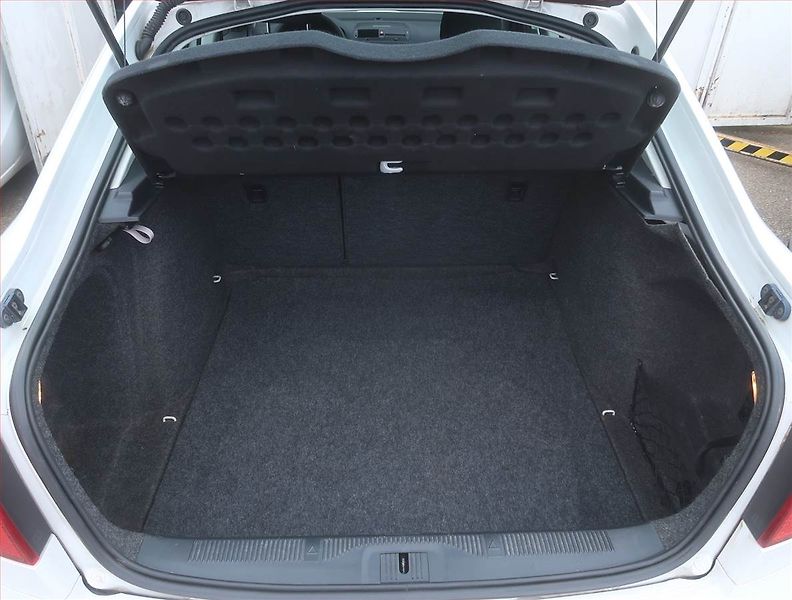 Škoda Octavia (2011) 1.4 TSI, Serv.kniha - fotka 14 z 14