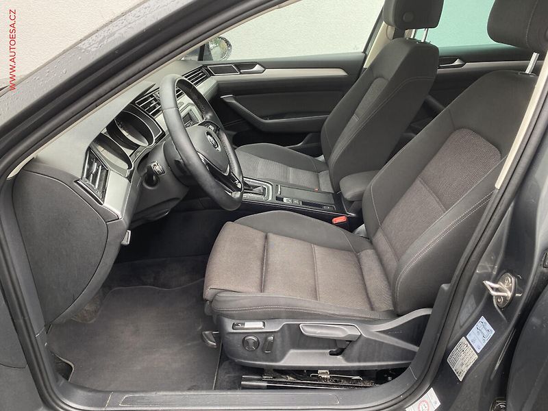 Volkswagen Passat (2015) 1.6TDi, Comfortline, DSG - fotka 9 z 18