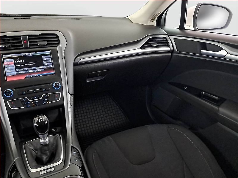 Ford Mondeo (2015) 2.0 TDCI, Navi, Tempomat - fotka 8 z 18