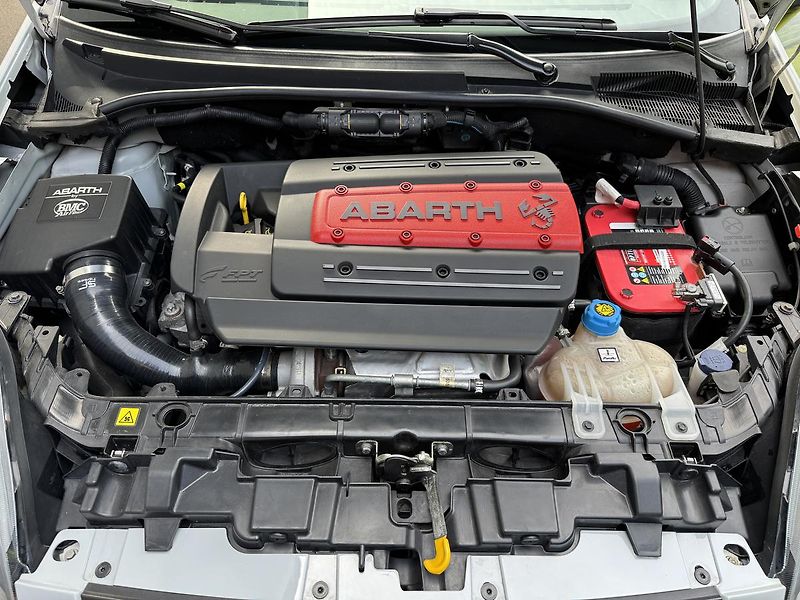 Abarth Punto Evo (2014) 1,4 Turbo 180k - fotka 16 z 23