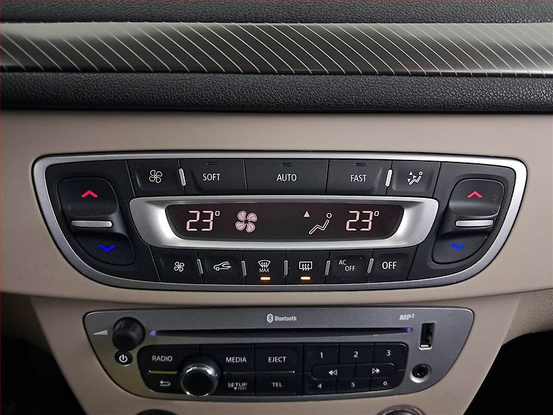 Renault Mégane (2012) 1.6 16V - fotka 15 z 16