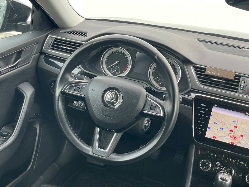 Škoda Superb (2018) 2.0 TDI / 140 kW DSG 4x4 L&K - fotka 17 z 30