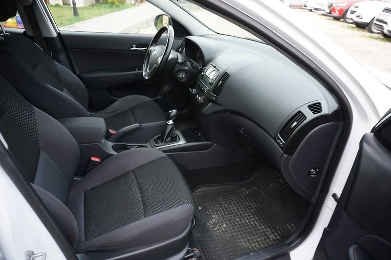 Hyundai i30 (2011) 1,4 NOVÉ VČR - fotka 12 z 37