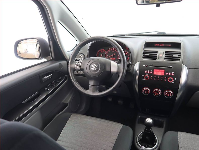 Suzuki SX4 (2008) 1.6 VVT, LPG, 4X4 - fotka 7 z 17