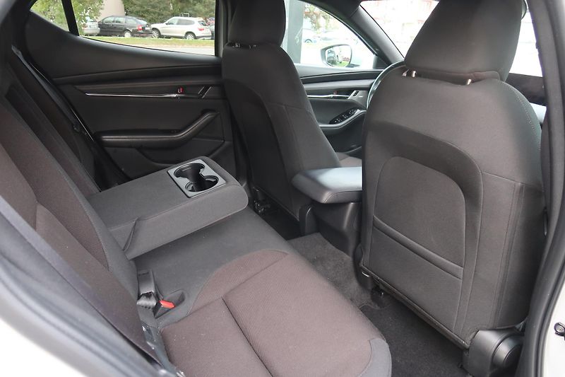 Mazda 3 2,0 X186 AT AWD, Bose,360°kam. - fotka 17 z 29