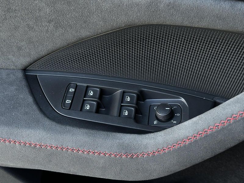 Škoda Kodiaq RS 2.0TSi 4x4 DSG 265PS Matrix - fotka 12 z 41