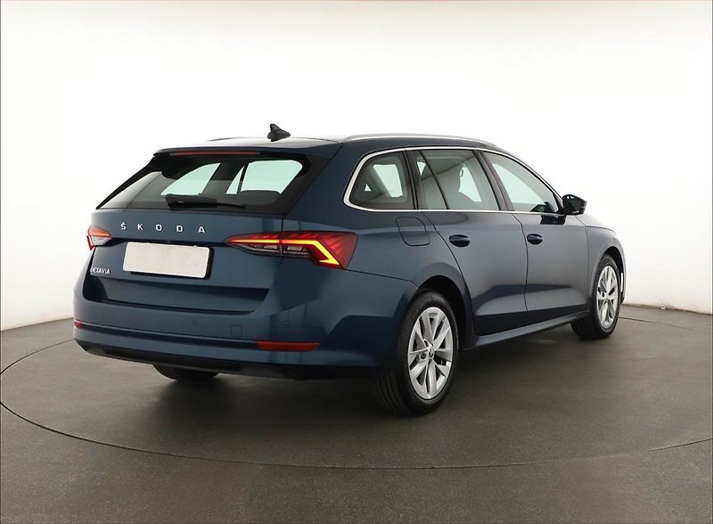 Škoda Octavia (2023) 2.0 TDI, Automat, ČR,1.maj - fotka 5 z 19