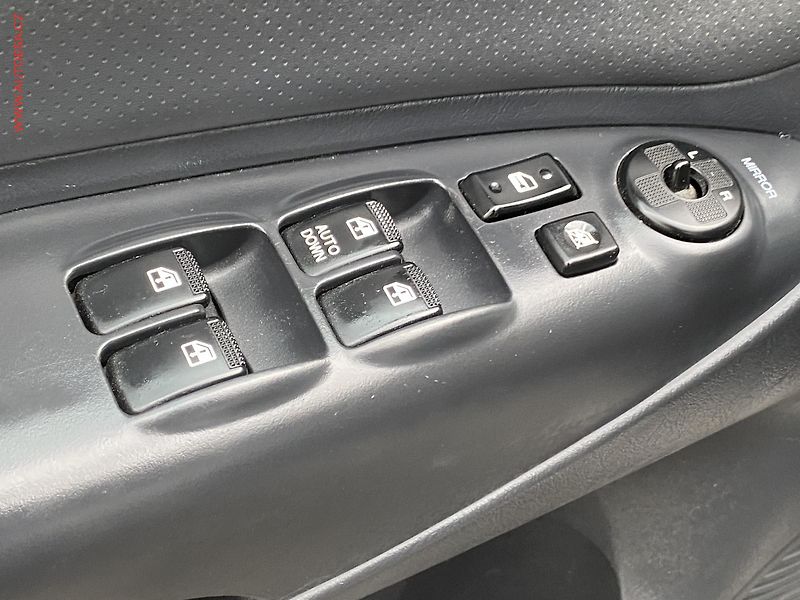 Hyundai Tucson (2006) 2.0i, AC, TZ, výhřev sed - fotka 11 z 16