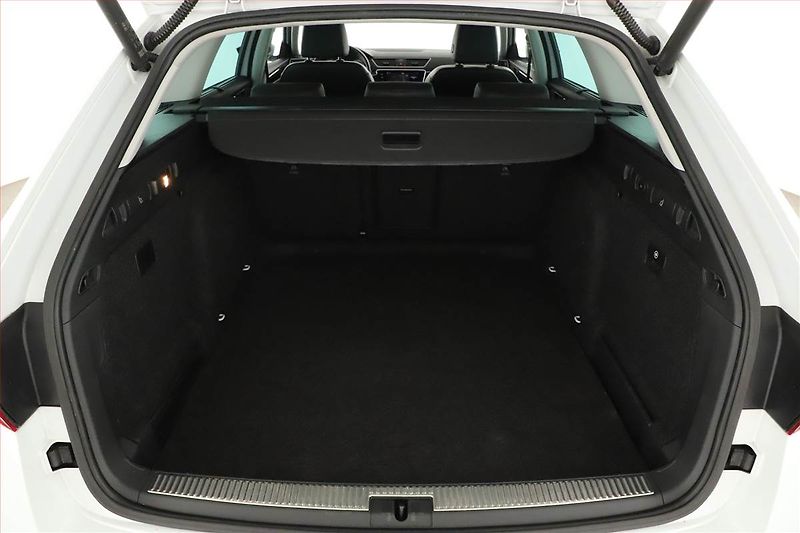 Škoda Superb (2018) Laurin&Klement 2.0 TDI 4x4 - fotka 11 z 16