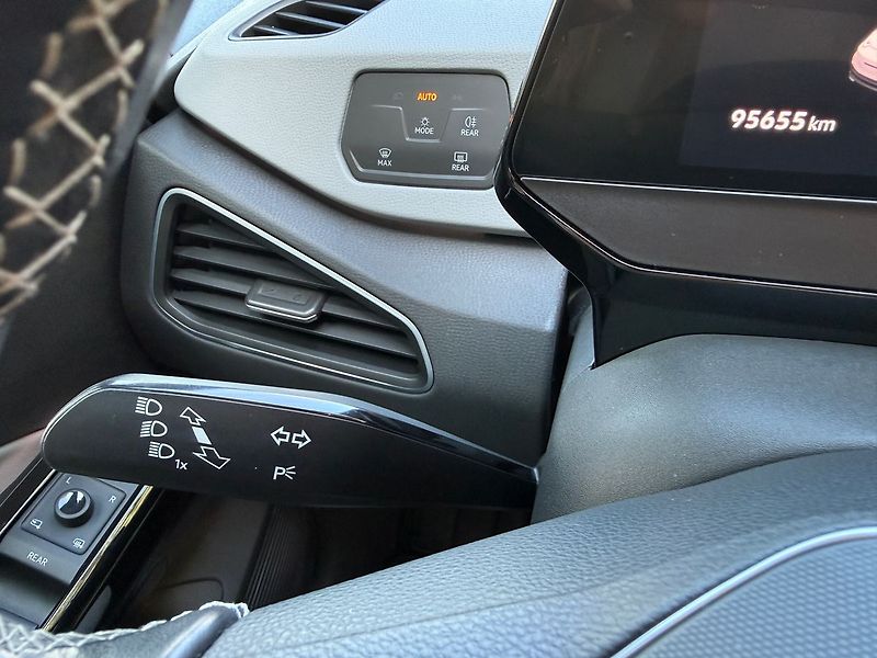 Volkswagen ID.3 PRO S 82 kWh / Kamera / ACC - fotka 23 z 30