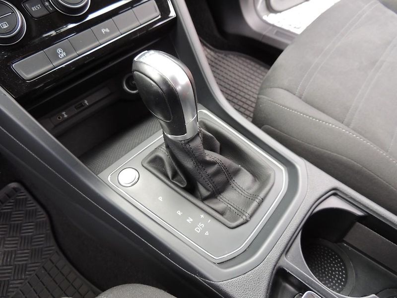 Volkswagen Touran (2018) 1.4TSi,110kw,7míst,Top výbava, - fotka 29 z 55
