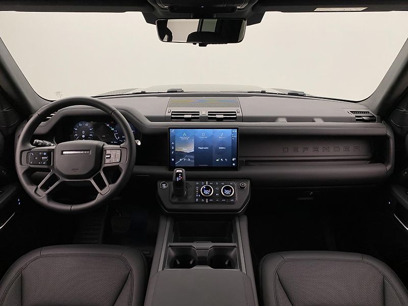 Land Rover Defender 110 D250 X-DYNAMIC SE AWD CZ - fotka 2 z 48