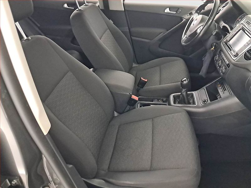 Volkswagen Tiguan (2015) 2.0 TDI, Tempomat - fotka 9 z 19